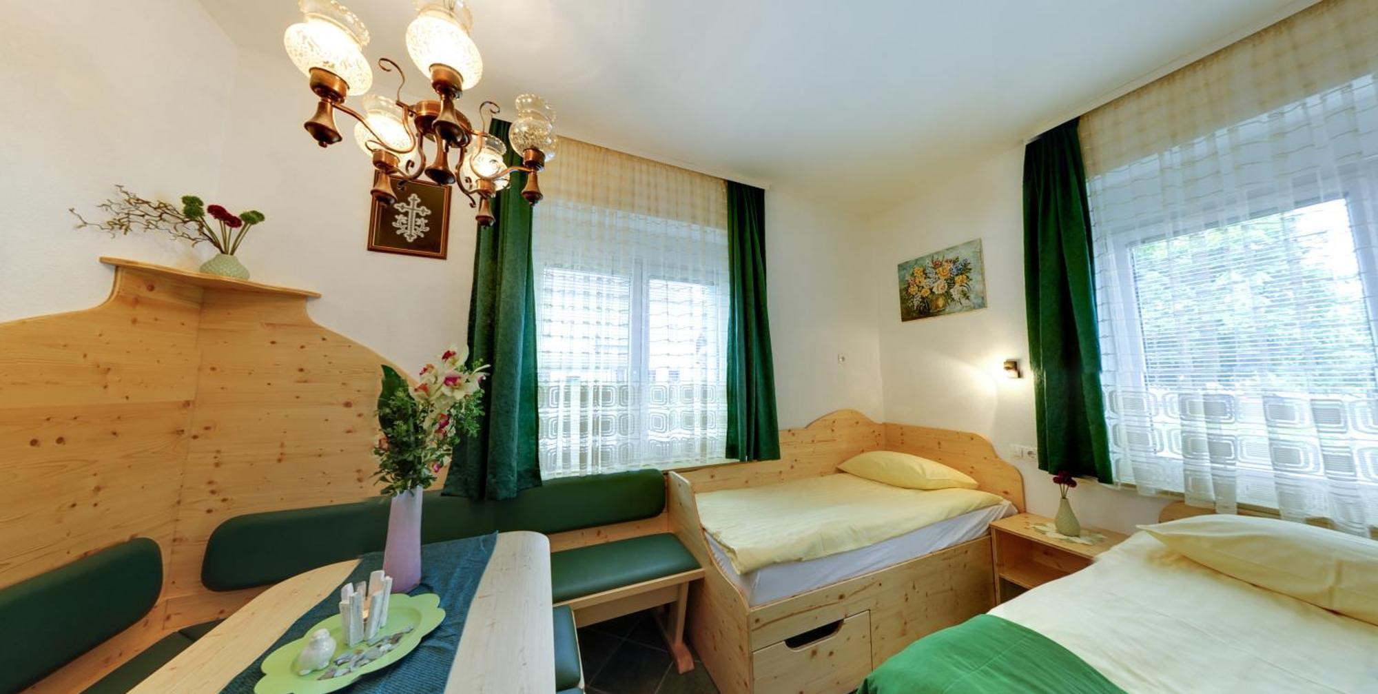 Mama's House Hostel *